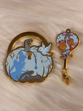 Disney Princess Lock & Key Blind Box Enamel Pin Set – Cinderella